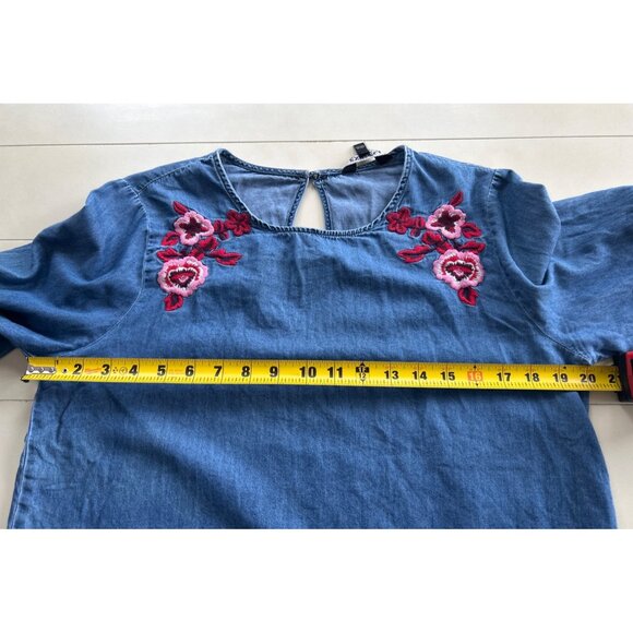 Express Chambray Bell Sleeve Top Blouse Women's Boho Blue Embroidered Floral M - Picture 7 of 9